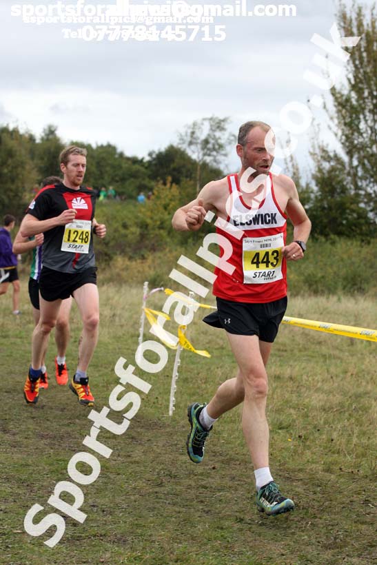 Senior mens Start Fitness North Eastern Harriers League, Wrekenton, Gateshead. Photo:  David T. Hewitson/Sports for All Pics